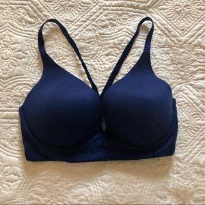 Victoria’s Secret Lightly Lined Plunge Bra 34DD